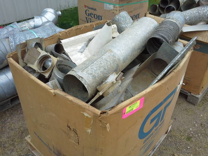 lot 2258 image: Misc. Pallet of Ductwork
