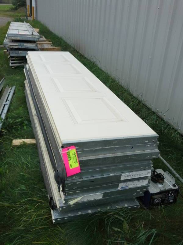 lot 2263 image: 9 Garage Door
