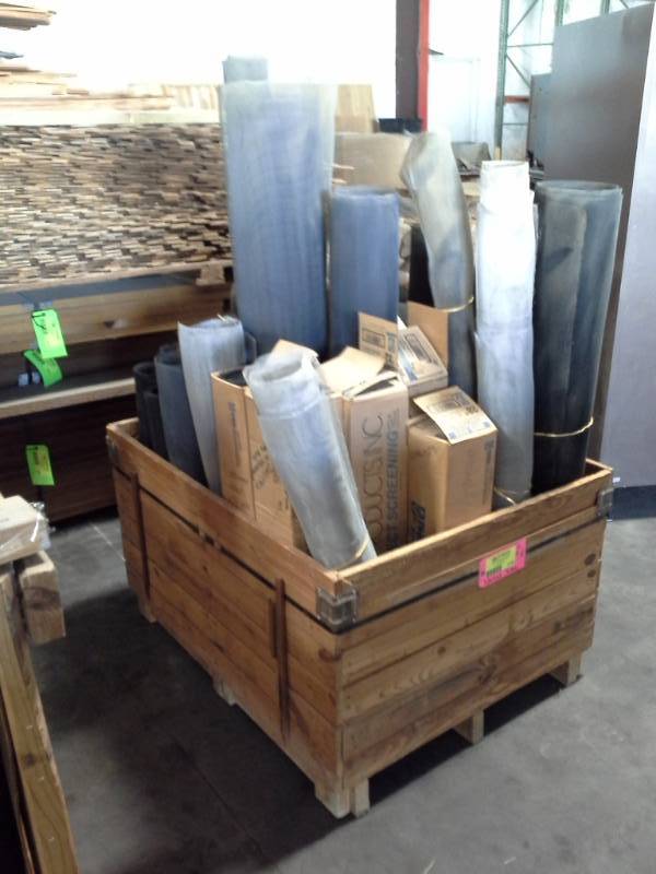 lot 2135 image: Large Box of Screen