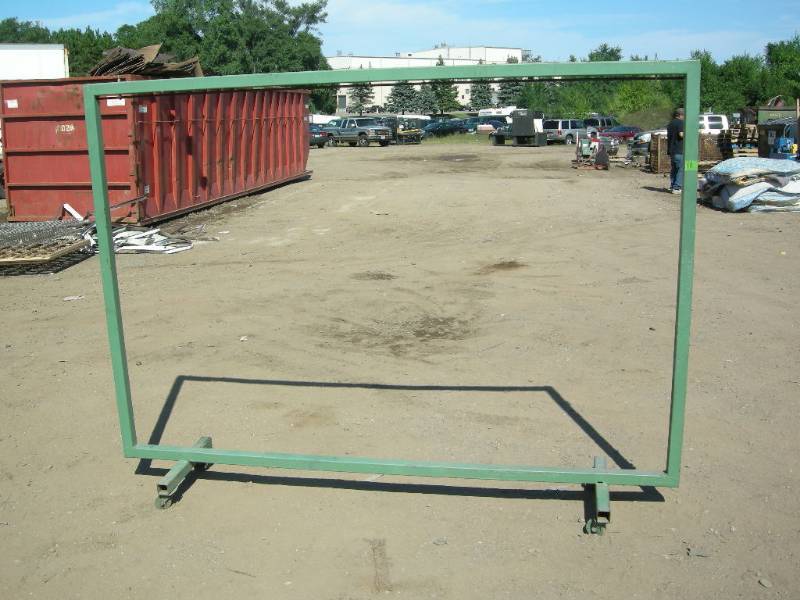 lot 18 image: Heavy Duty Rolling Frame