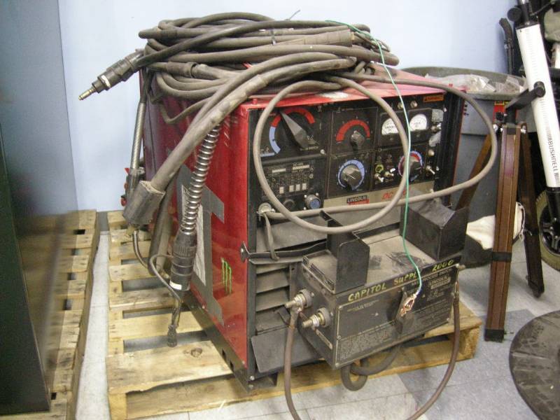 lot 20 image: Lincoln DC-400 Multi-process Welder