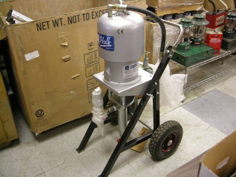 lot 22 image: Cosmostar Hulk Pneumatic Airless Sprayer