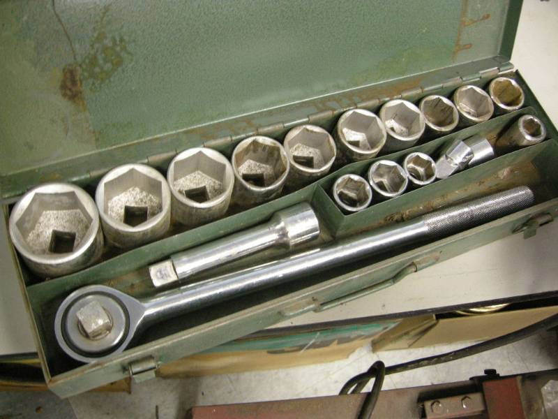 lot 50 image: 1 Drive Socket Set