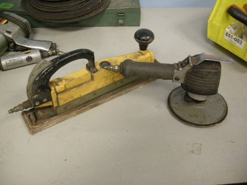 lot 55 image: 2 Pneumatic Air Tools