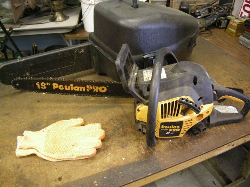 lot 65 image: Poulan Pro Chainsaw with Case