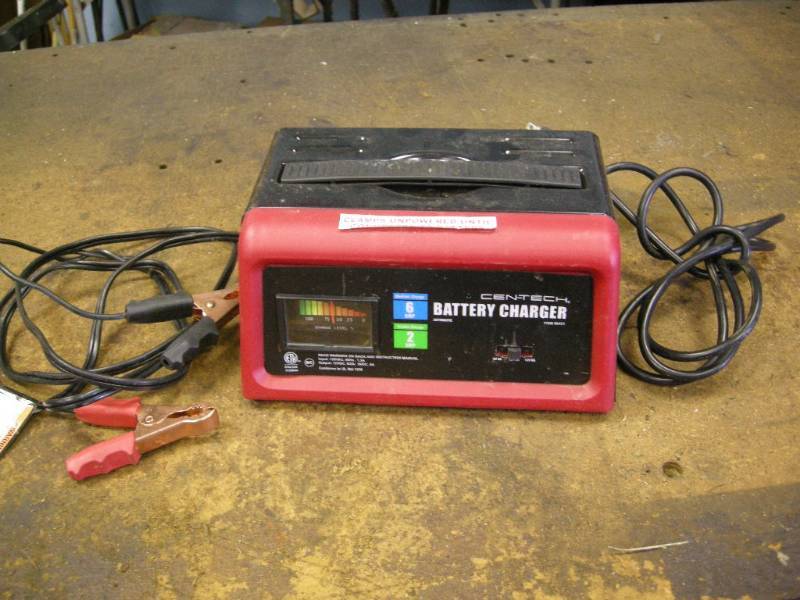 lot 68 image: Cen-Tech Battery Charger