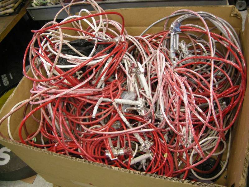 lot 70 image: Paint Spray Hose and Guns