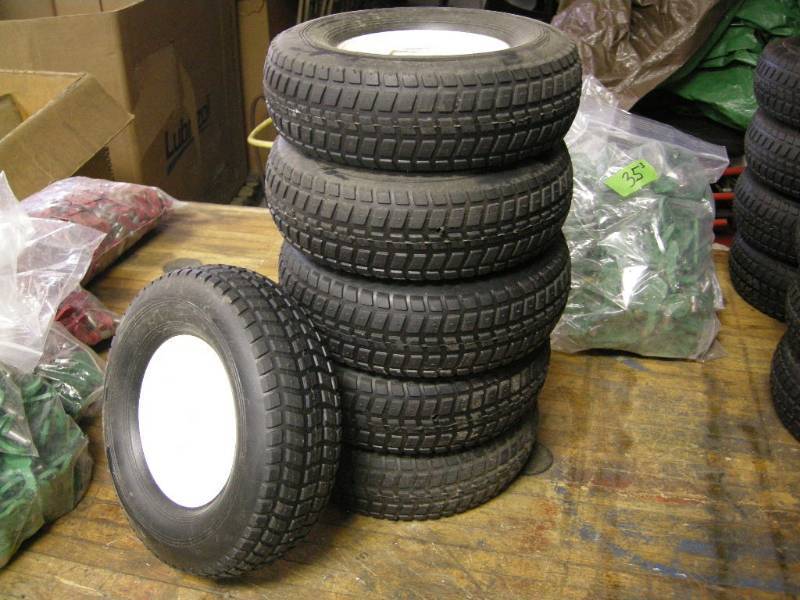 lot 86 image: 6 Heavy Duty Commercial Wheels