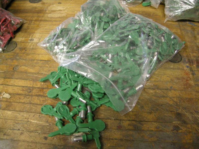 lot 87 image: Group Airless Spray Tips Nozzles