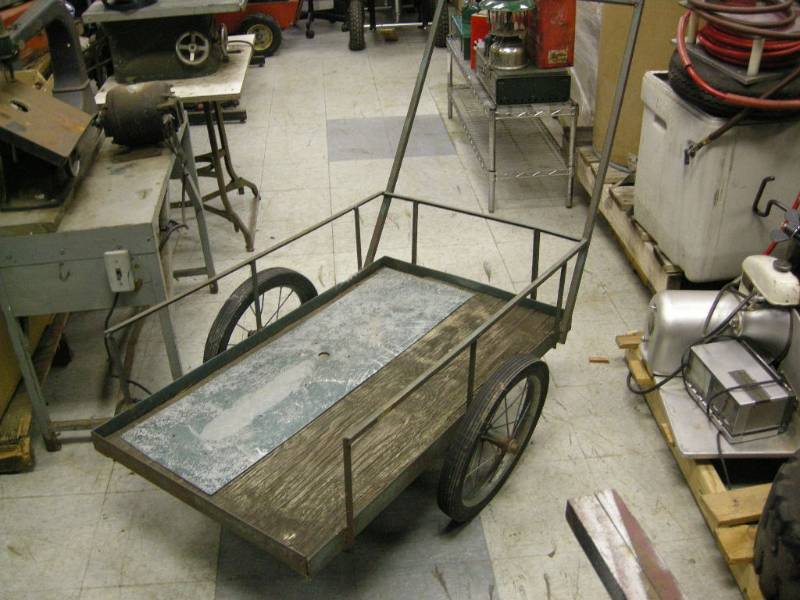 lot 93 image: Handy ShopOutdoor Cart