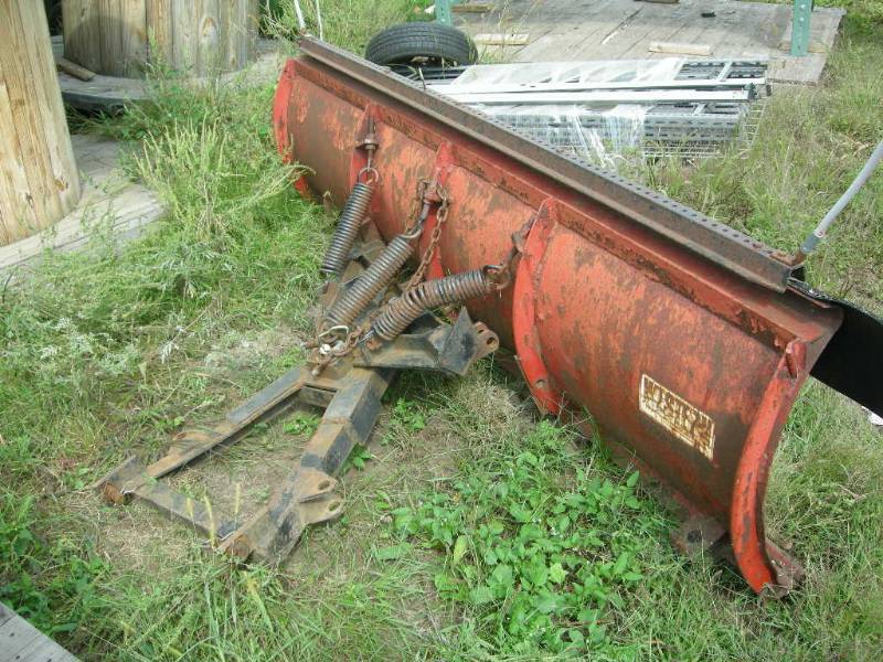 lot 129 image: 7-12 Western Snow Plow