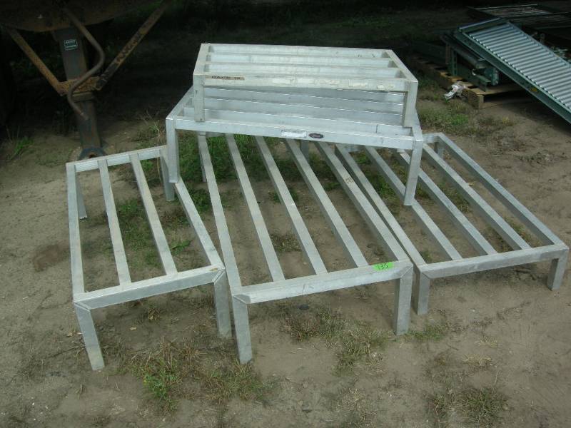 lot 133 image: 5 Dunnage Aluminum Commercial Racks