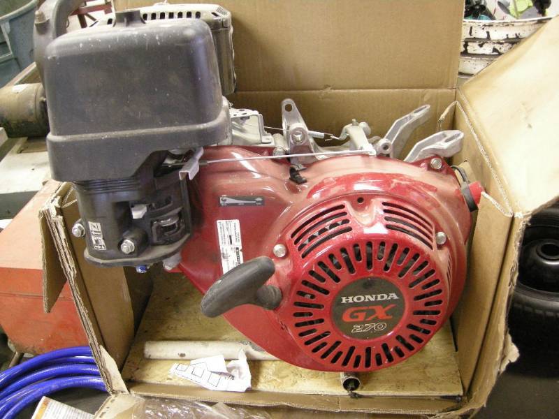 lot 147 image: Honda GX270 Gas Engine
