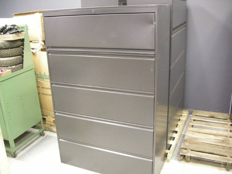 lot 148 image: 4 Drawer Lateral File Cabinet