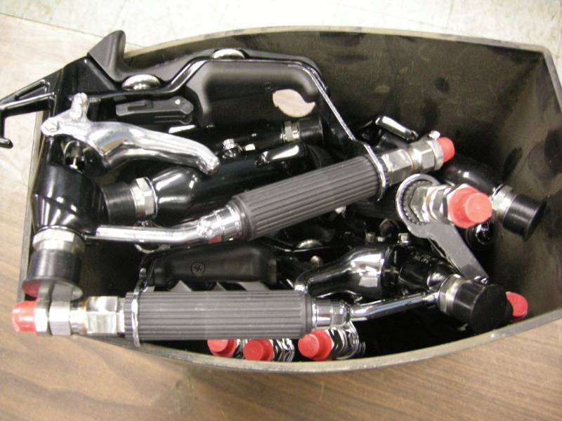 lot 187 image: 12 Like New Airless Sprayguns