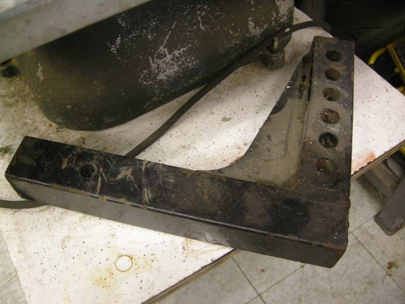 lot 203 image: Heavy Duty Hitch Adapter