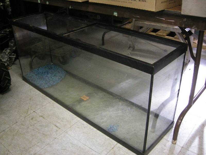 lot 208 image: Large Aquarium