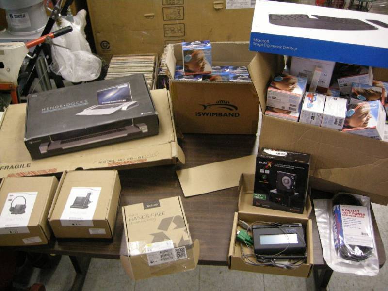 lot 209 image: Misc Electronics