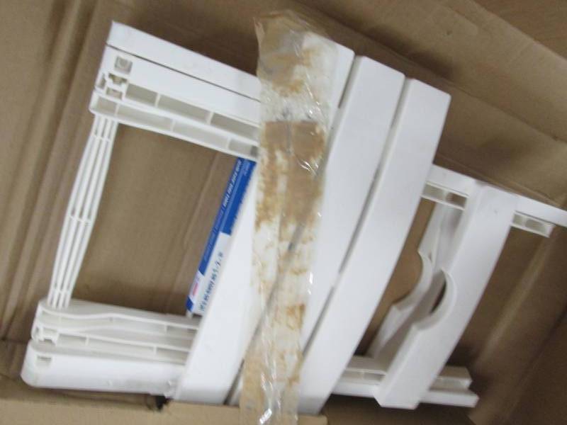 Adams Manufacturing Quik-Fold White...