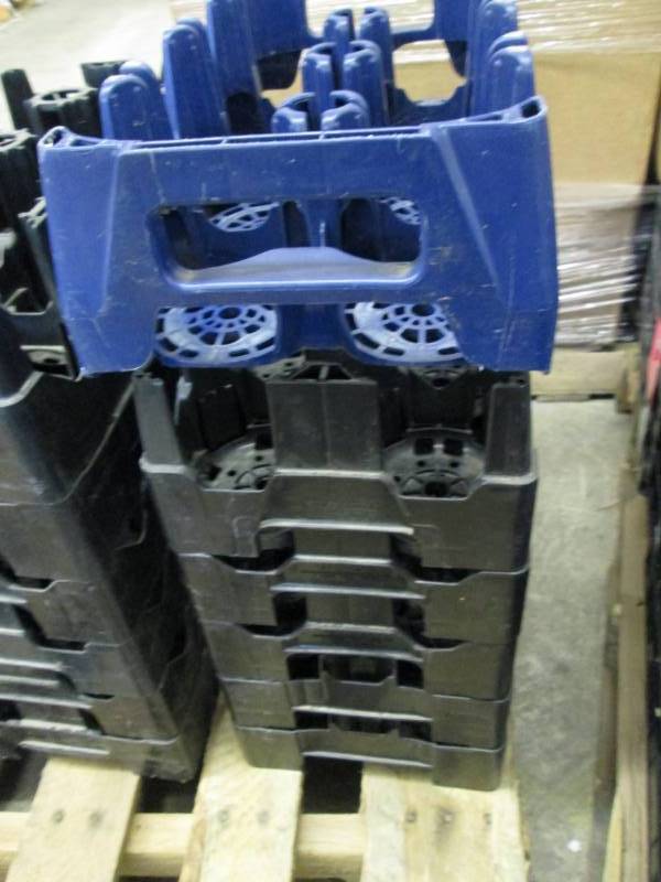 Lot of 6 2L Plastic Crates...
