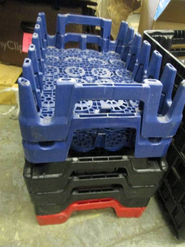 Lot of 6 Stackable Crates...