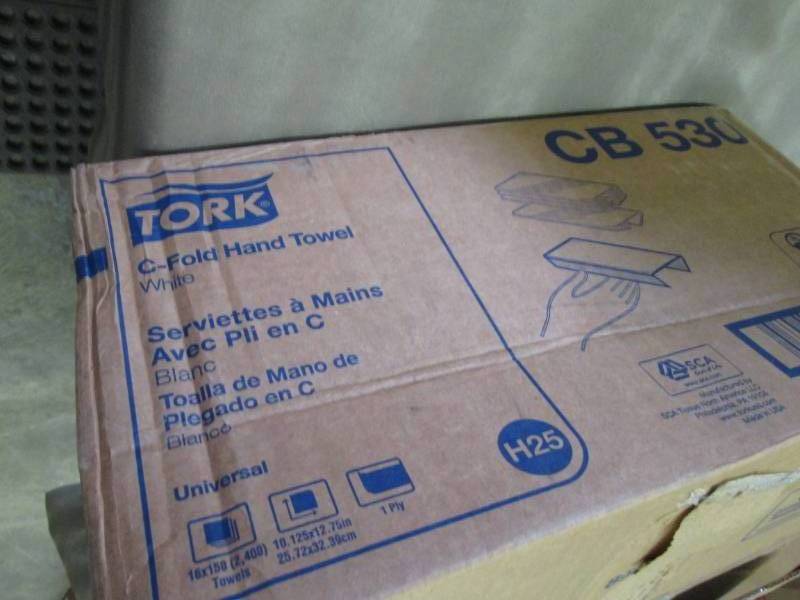 Tork Universal  CB530  C-Fold Paper...