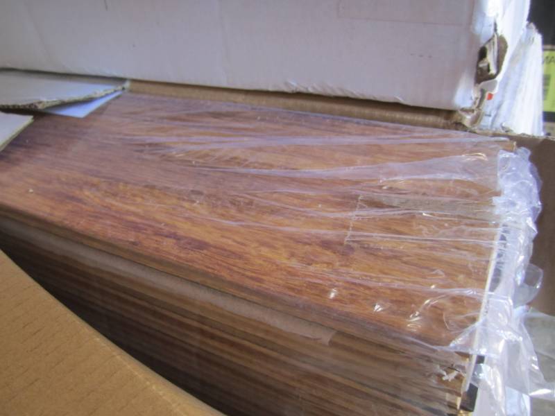 lot 3 image: 3 Cases of Home Decorators Collecti...
