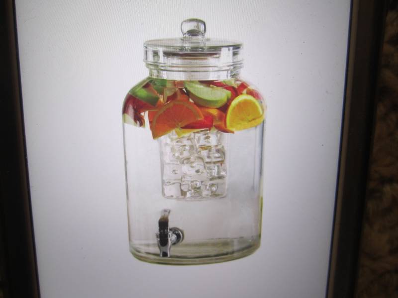 lot 89 image: Circleware Brington 2.64 Gallon Cle...