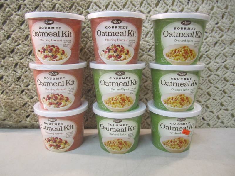 lot 118 image: 9 Gourmet Oatmeal Kits Best by Mar...