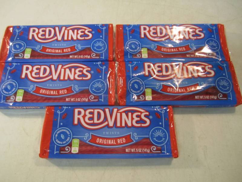 lot 121 image: 5 Packs of Red Vines Original Red T...