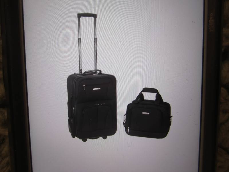 lot 175 image: Rockand Rio Expandable 2-Piece Cary...