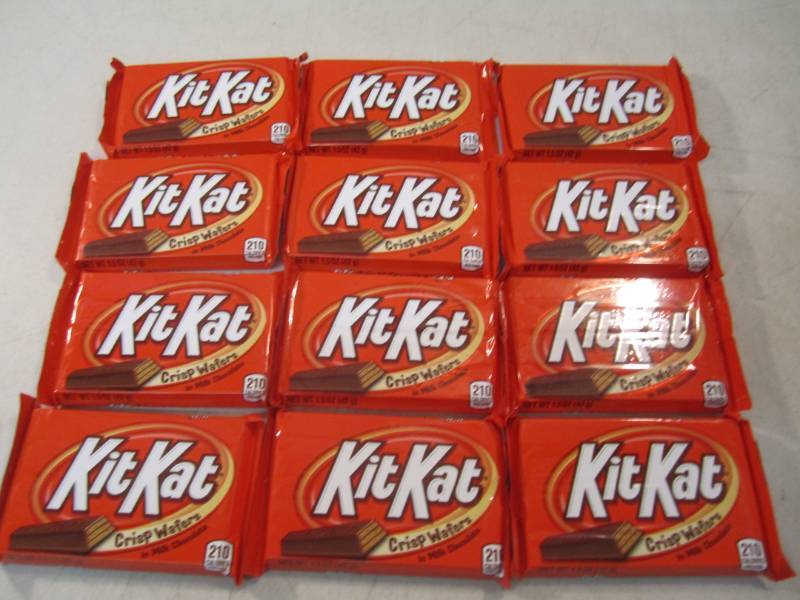 lot 190 image: 12 Kit Kat Candy Bars Best by Aug 2...