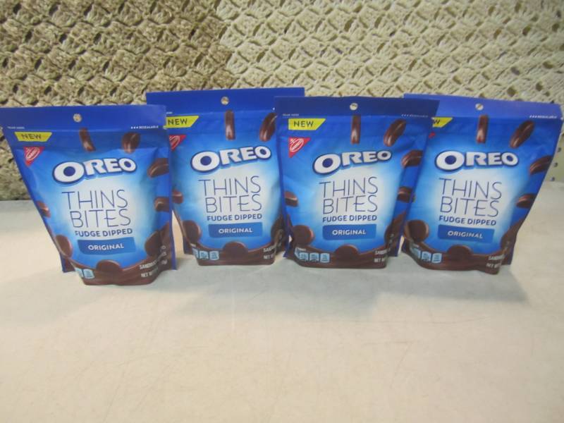 lot 204 image: 4 Bags of Oreo Thin Bites Fudge Dip...