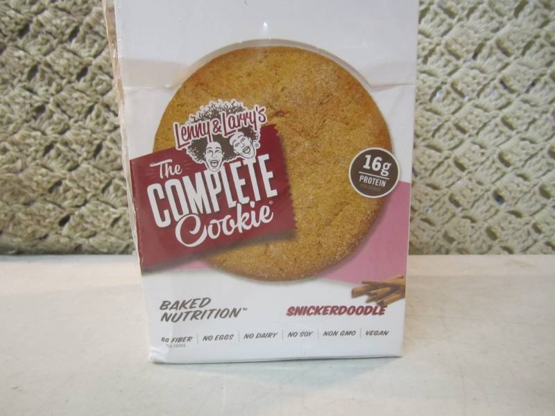 lot 214 image: Box of 12 Large Snickerdoodle Cooki...