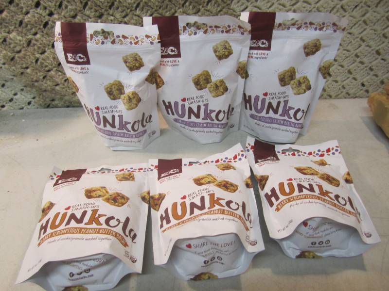 lot 226 image: Mixed Lot of 6 Bags of Hunkola Smas...