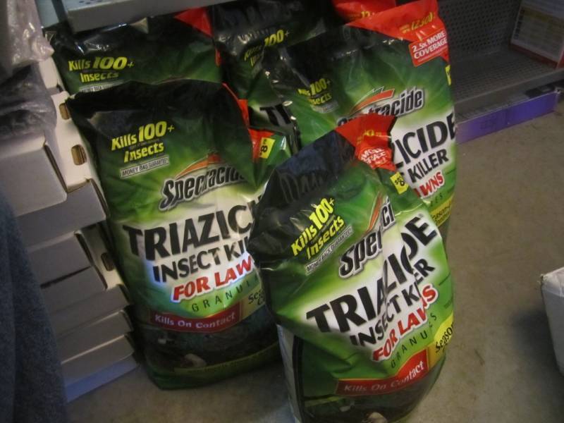 lot 235 image: 5 - 10 Pound Bags of Spectracide Tr...