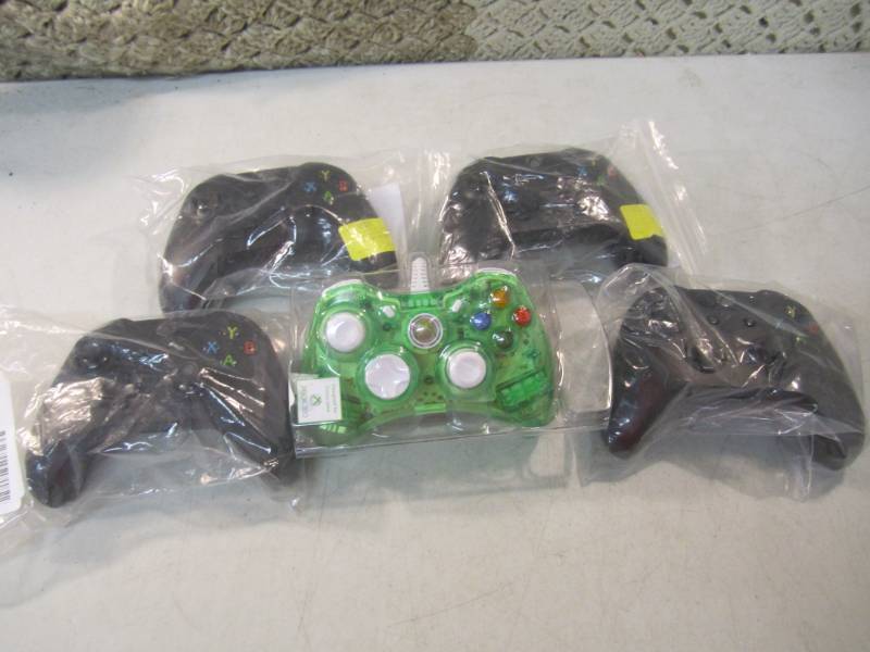 lot 261 image: Lot of 5 X Box Controllers  EC1...