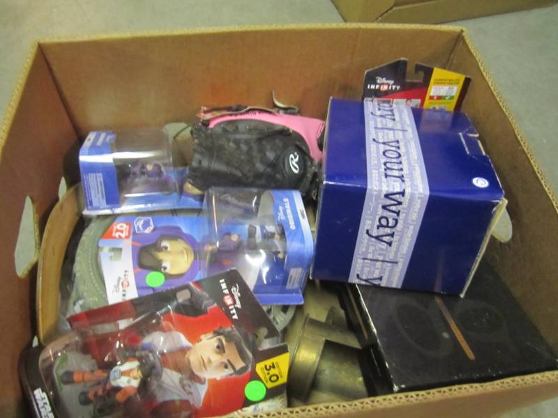 lot 265 image: Lot of Misc See Photos  RM4...