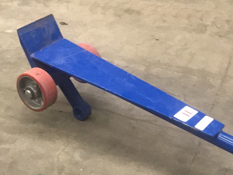 lot 11 image: Vestil Commercial 6ft Rolling Pry Bar