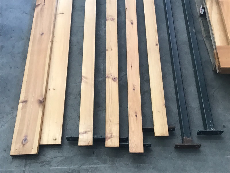 lot 32 image: Full-Sized Bunk Bed Set