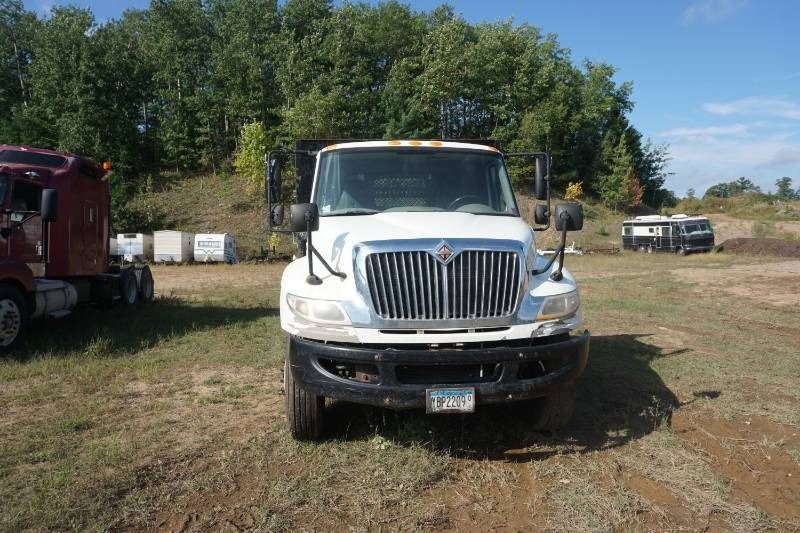 2009 International Durastar Max Force 9 Flat Bed Truck With Kesmac 5000 Truck Mounted Fork Lift