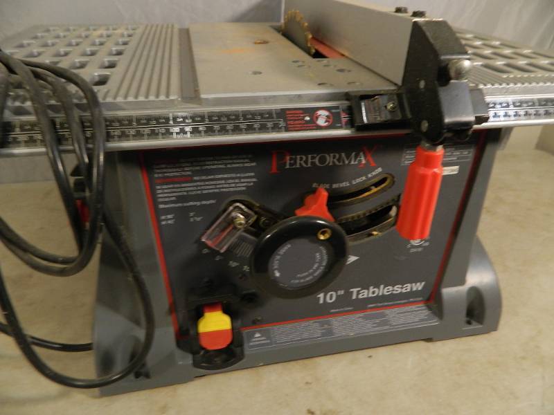lot 3 image: 10 Inch Table Saw