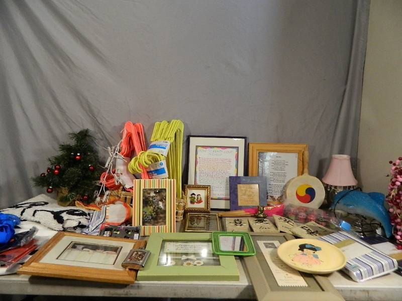 lot 82 image: Household and Decor