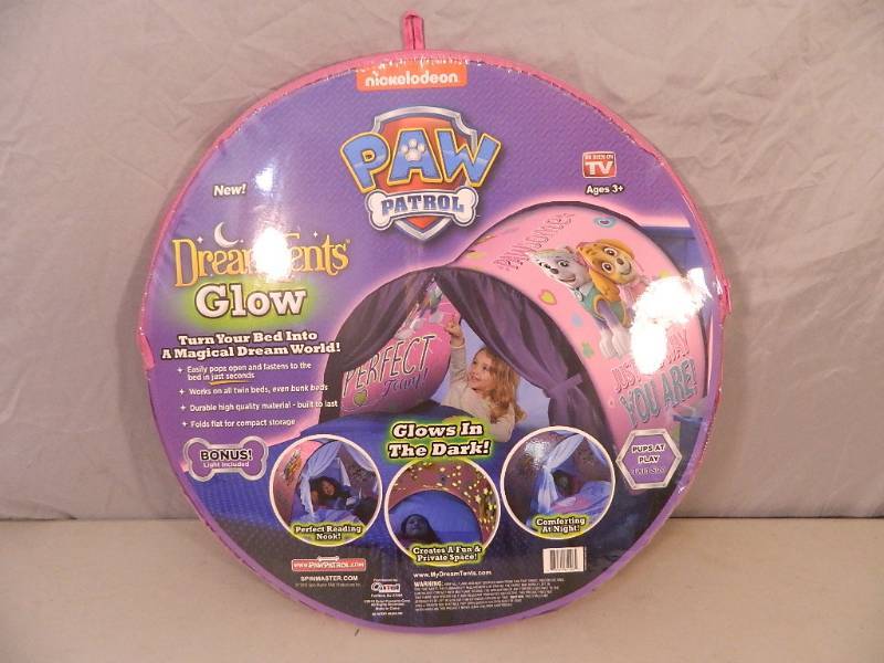 lot 27 image: New Paw Patrol Dream Tents Glow