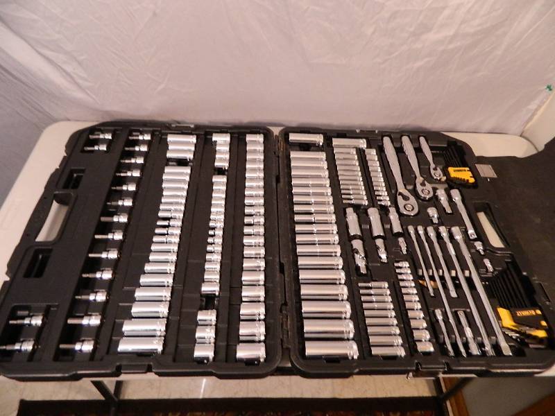 lot 17 image: Large Dewalt Socket Set in Case