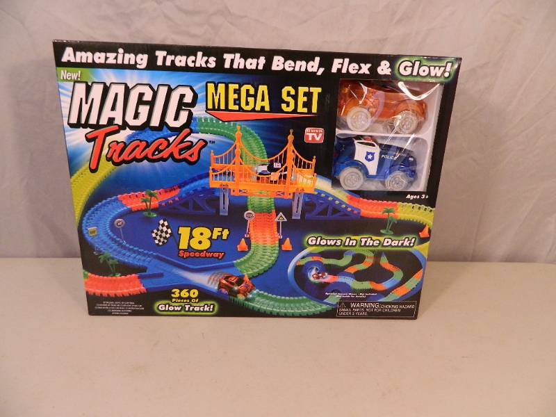 lot 28 image: New Magic Tracks Mega Set