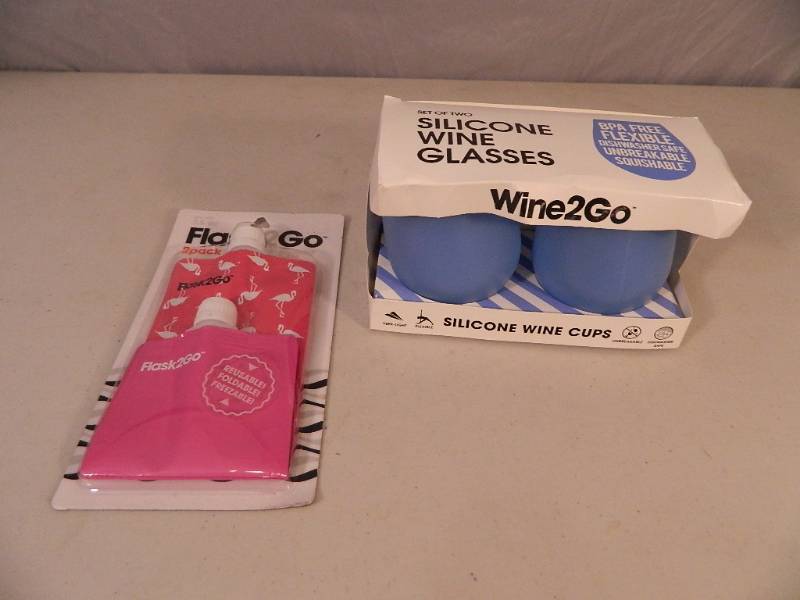 lot 46 image: New Wine on the Go and Flasks on the Go