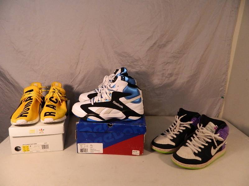 lot 99 image: 3 Pair of Mens Shoes