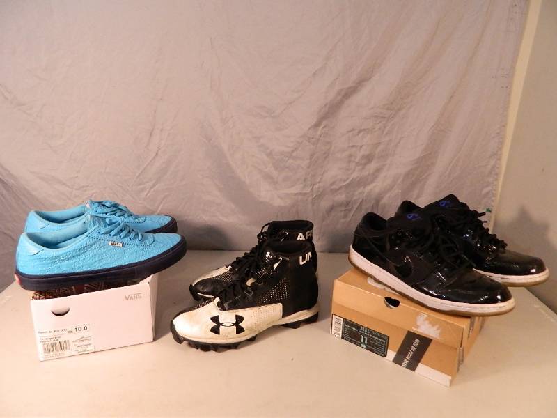 lot 102 image: 3 Pair of Mens Shoes