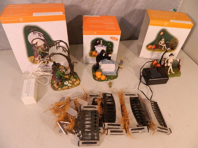 lot 110 image: Dept 56 Halloween Accessories